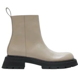 Women's ZARA Low-Heeled Lug Sole Cream Leather Ankle Boots
